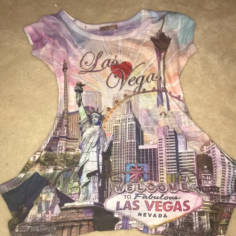 selling a fitted t shirt